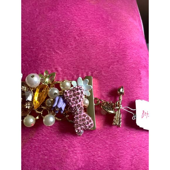 New with tag bracelet lovely rabbit retail price 148 - Picture 6 of 6